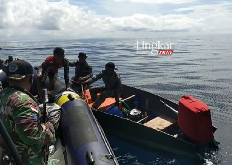 Petugas Pengawasan Sumber Daya Kelautan dan Perikanan menangkap nelayan yang melakukan aksi pengeboman ikan di Laut Sulawesi. (Ant/Lingkar.news)