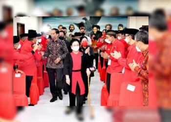 SATU KOMANDO: Presiden Joko Widodo menghadiri Rapat kerja nasional (rakernas) Partai Demokrasi Indonesia Perjuangan (PDIP) di Sekolah Partai Dewan Pimpinan Pusat (DPP) Lenteng Agung, Jakarta, Selasa (22/06). (Ant/Lingkar.news)