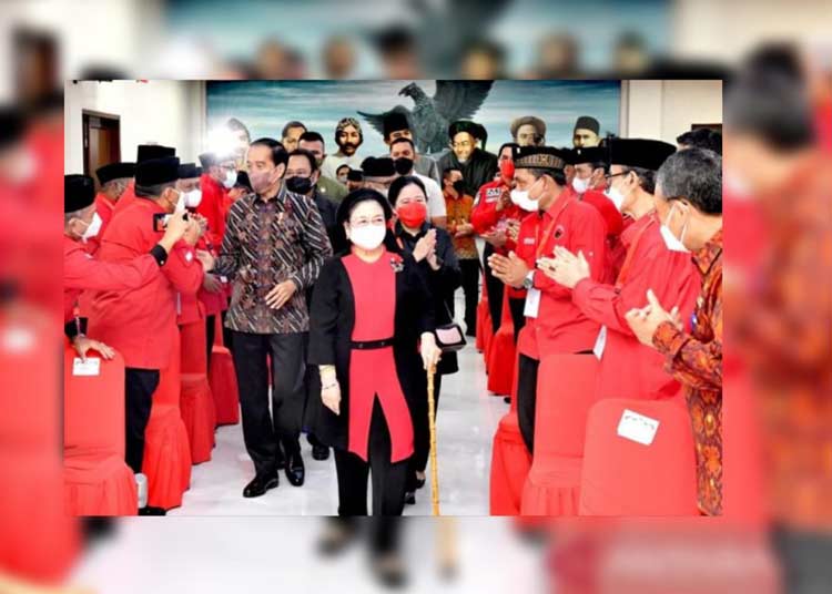 SATU KOMANDO: Presiden Joko Widodo menghadiri Rapat kerja nasional (rakernas) Partai Demokrasi Indonesia Perjuangan (PDIP) di Sekolah Partai Dewan Pimpinan Pusat (DPP) Lenteng Agung, Jakarta, Selasa (22/06). (Ant/Lingkar.news)