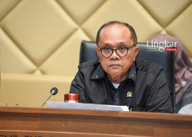 Diduga 12.000 Sertifikat Tanah Warga Diberikan ke Penerima Fiktif karena Ikut Program PTSL 1 Wakil Ketua Komisi II DPR RI, Junimart Girsang. (Istimewa/Lingkar.news)