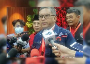 MENERANGKAN: Sekjen DPP PDI Perjuangan Hasto Kristiyanto saat memberikan keterangan pers, di Sekolah Partai PDIP, Lenteng Agung, Jakarta Selatan, Rabu (22/06). (Ant/Lingkar.news)
