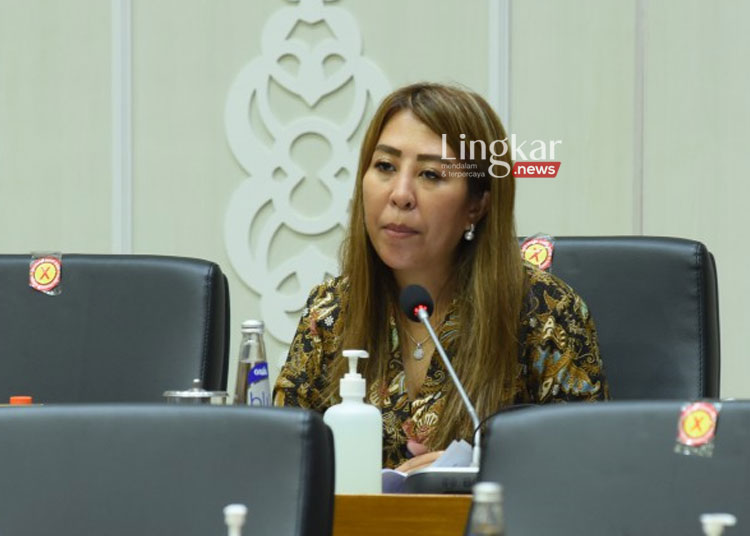 Anggota Baleg DPR RI, Sondang Tiar Debora Tampubolon dalam rapat harmonisasi Rancangan Undang-Undang Kesejahteraan Ibu dan Anak (RUU KIA) di Gedung Nusantara I, Senayan, Jakarta, Selasa (31/5). (Istimewa/Lingkar.news)