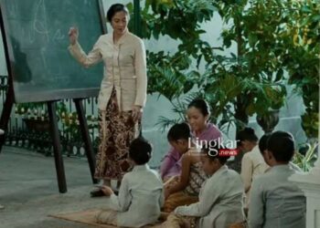 CUPLIKAN: Tangkapan layar film Kartini yang terinspirasi dari kisah Raden Ajeng (RA) Kartini dalam memperjuangkan kesetaraan antara pria dan wanita. (Istimewa/Lingkar.news)