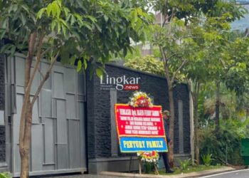 Rumah Pribadi Ferdy Sambo Dikirimi Karangan Bunga, Ada Apa?