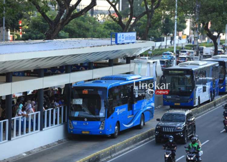 ILUSTRASI: Bus TransJakarta. (Istimewa/Lingkar.news)