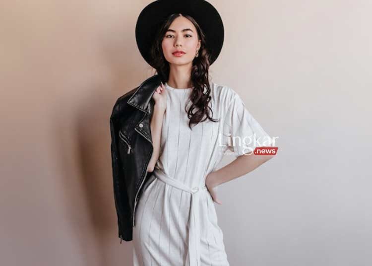 POTRET: Gaya berbusana. (Freepik @lookstudio/Lingkar.news)