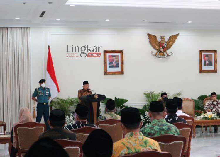 SAMBUTAN: Wakil Presiden Ma'ruf Amin dalam acara "Halakah Nasional Pelibatan Penyuluh Agama, Dai dan Daiyah untuk Mendukung Percepatan Penurunan Stunting" di Istana Wakil Presiden Jakarta pada Kamis, 6 Oktober 2022. (Istimewa/Lingkar.news)