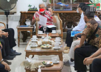 Ganjar Terima Audiensi Perwakilan Buruh se-Jateng, Diskusikan Penetapan UMP 2023