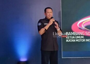MENYAMPAIKAN: Ketua MPR RI sekaligus Ketua Umum Ikatan Motor Indonesia (IMI) Bambang Soesatyo. (Istimewa/Lingkar.news)