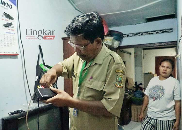 2.010-Unit-STB-Disalurkan-ke-Warga-Miskin-di-Mojokerto