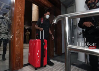 Geledah Kantor Gubernur dan DPRD Jatim, KPK Amankan Dokumen dan Uang Rp 1 Miliar
