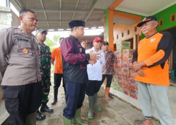 Forkopimcam Dukuhseti Pati Dropping Bantuan Logistik Korban Banjir Wilayah Pesisir
