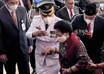 Megawati-Soekarnoputri-dan-Sekjen-PDIP-Hadiri-Pelantikan-Walikota-Semarang