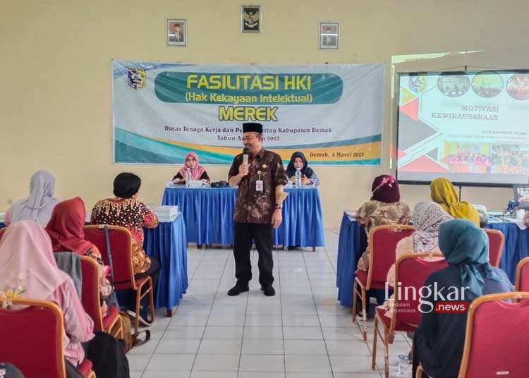 Dinnakerind Demak Fasilitasi Hak Kekayaan Intelektual bagi 30 Pelaku IKM