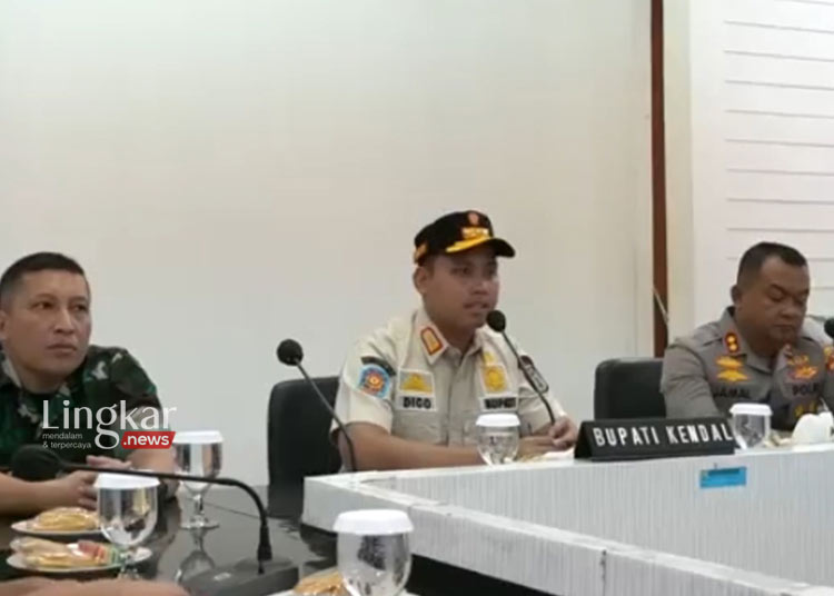 Jelang Ramadhan, Bupati Dico Antisipasi Kelangkaan Barang dan Gejolak Harga di Kendal 1 Jelang-Ramadhan-Bupati-Dico-Antisipasi-Kelangkaan-Barang-dan-Gejolak-Harga-di-Kendal
