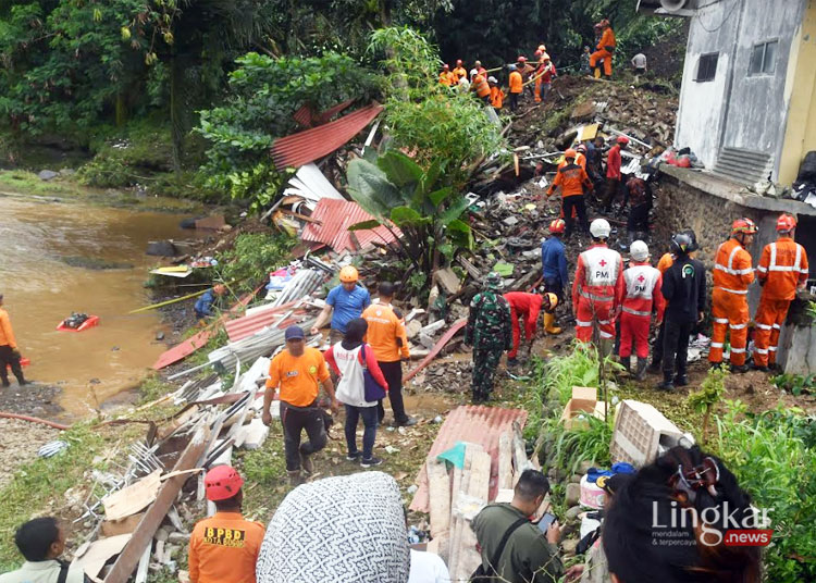 Material Terlalu Tebal, Pencarian 4 Korban Longsor di Bogor Dihentikan