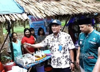 Pj Bupati Henggar Kunjungi Bazar Kampoeng Ramadhan di Dukuhseti Pati