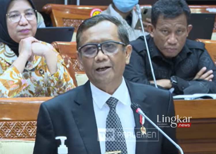 Rapat Transaksi Janggal Rp 349 T Riuh, Mahfud MD Sebut DPR Markus 1 TANGKAPAN LAYAR: Menkopolhukam Mahfud MD dalam Rapat Dengar Pendapat Umum (RDPU) bersama Komisi III dan Komite Nasional Pencegahan dan Pemberantasan TPPU di Gedung Nusantara II, Jakarta. (Istimewa/Lingkar.news)