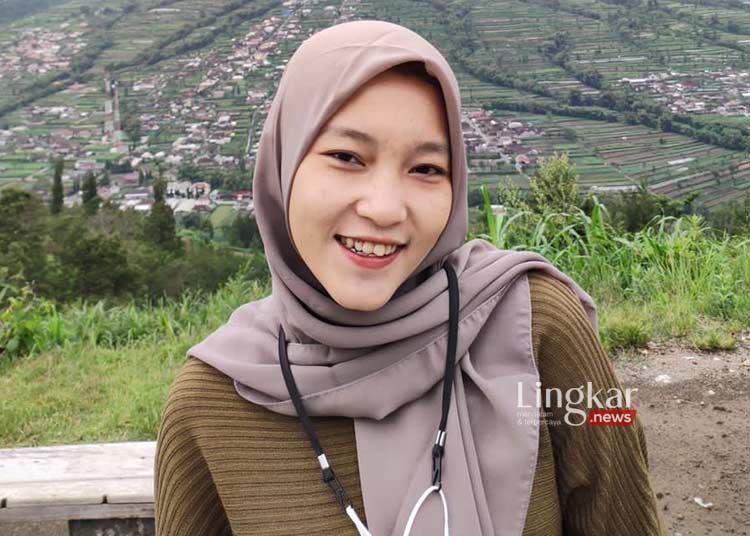 Nana Lutfiaturrohmania, Geluti Bisnis sejak SMA Raup Omzet Puluhan Juta