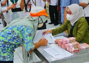 Usai Terima THR, Pekerja Rokok Kudus Sambut Gembira Pencairan BLT DBHCHT