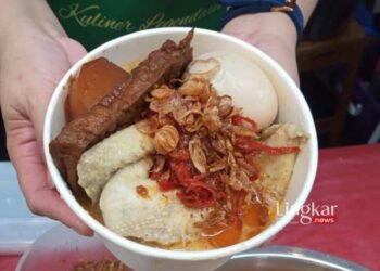 Ketupat Ci Eng, Sajikan Perpaduan Empat Kuah Berbeda