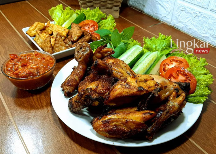 TERSAJI: Ayam Goreng Kalasan. (Instagram @moana_rendra/Lingkar.news)