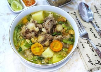 Resep Sop Buntut Sengkel yang Empuk dan Gurih