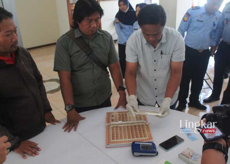 Selundupkan Sabu dalam Al-Quran, 2 Pengunjung Lapas Madiun Ditangkap