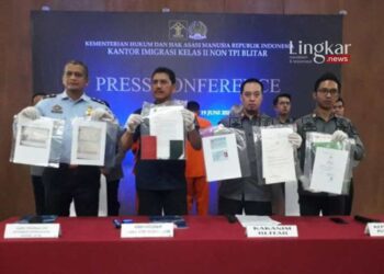 GELAR PERKARA: Gelar perkara penahanan tiga WNA oleh Kantor Imigrasi Kelas II Non-TPI Blitar pada Senin, 19 Juni 2023. (Istimewa/Lingkar.news)