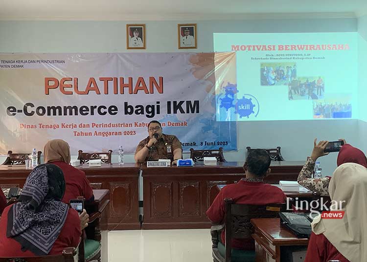 Dinnakerind Demak Ajak IKM Perluas Pemasaran Produk lewat Marketplace