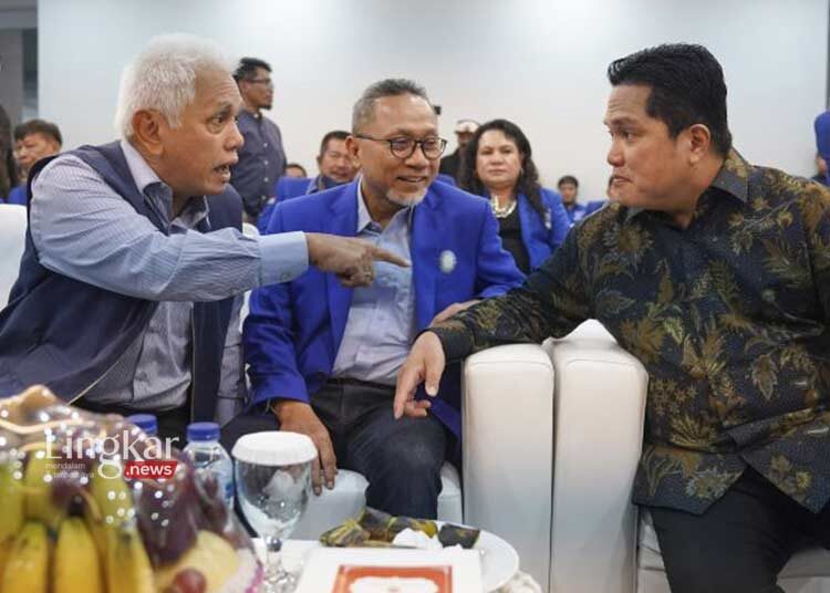 POTRET: Menteri BUMN Erick Thohir (kanan) berbincang dengan Ketua Umum Partai Amanat Nasional (PAN) Zulkifli Hasan (tengah) dan Ketua Majelis Pertimbangan Partai (MPP) PAN Hatta Rajasa (kiri). (Istimewa/Lingkar.news)