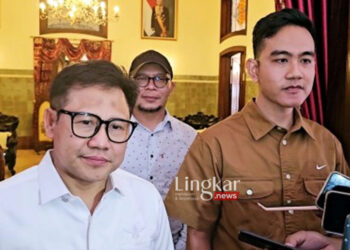 BAHAS POLITIK: Ketua Umum PKB Muhaimin Iskandar (Cak Imin) menemui Wali Kota Surakarta Gibran Rakabuming Raka (kanan) di rumah dinas Loji Gandrung Solo pada Selasa, 20 Juni 2023. (Antara/Lingkar.news)
