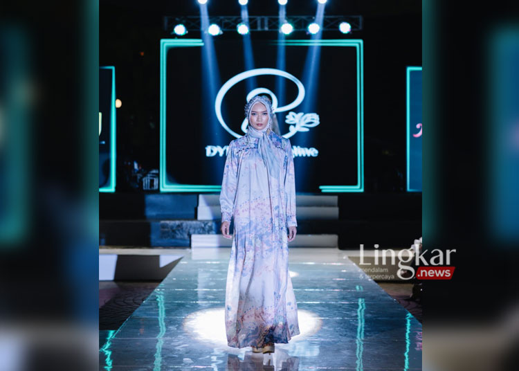 MEWAH: DYN Clothingline saat mengikuti fashion show JMFF di Taman Indonesia Kaya baru-baru ini. (Istimewa/Lingkar.news)