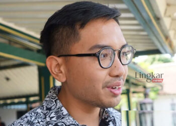 Kanjeng Gusti Pangeran Adipati Arya (KGPAA) Mangkunegara X memberikan keterangan kepada wartawan di Solo, Jumat, 14 Juli 2023. (Antara/Lingkar.news)