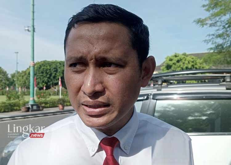 BERI KETERANGAN: Kasatreskrim Polresta Banyumas, Kompol Agus Supriadi Siswanto saat memberikan keterangan terkait tersangka tambang emas ilegal di Banyumas. (Antara/Lingkar.news)