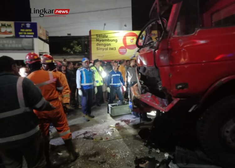 4 Nyawa Melayang Dalam Kecelakaan Maut Exit Tol Bawen - Lingkar News