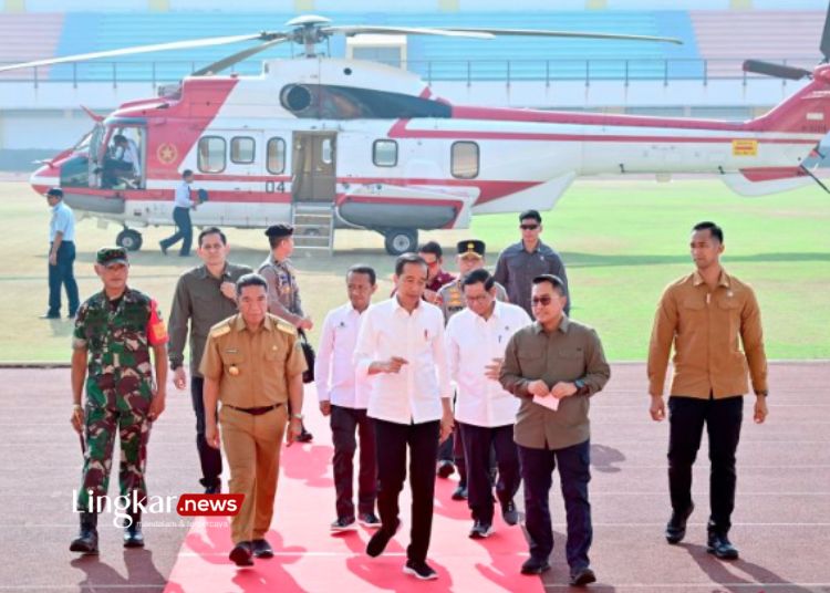 Presiden Joko Widodo saat tiba di Cilegon, Banten, pada Selasa, 12 September 2023. (Antara/Lingkar.news)