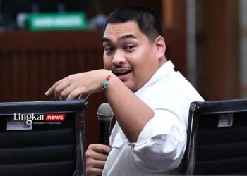 SIDANG: Menpora, Dito Ariotedjo, menjadi saksi dalam sidang lanjutan kasus dugaan korupsi BTS 4G di Pengadilan Tipikor, Jakarta Pusat, Rabu, 11 Oktober 2023. (Antara/Lingkar.news)