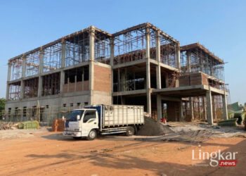 POTRET: Progres pembangunan gedung perpustakaan daerah, yang dibangun Pemerintah Kota Pekalongan, Jateng, dengan menggunakan Dana Alokasi Fisik 2023 senilai Rp9,7 miliar. (Antara/Lingkar.news)