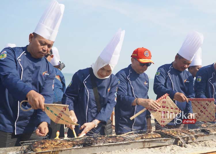 Pj Bupati Jepara Pecahkan Rekor MURI dalam Gebyar Hari Ikan Nasional ke-10