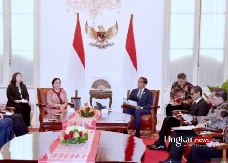 DISKUSI: Presiden Joko Widodo saat menerima delegasi MIKTA di Istana Merdeka, Jakarta pada Senin, 20 Oktober 2023. (Antara/Lingkar.news)