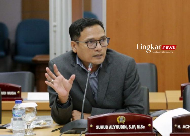 Anggota Komisi B DPRD Provinsi DKI Jakarta, Suhud Alynudin. (Dok. DPRD DKI Jakarta/Lingkar.news)