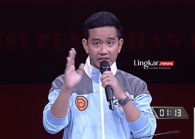 TANGKAPAN LAYAR: Calon Wakil Presiden nomor urut 2, Gibran Rakabuming Raka, dalam debat keempat Pilpres 2024 di Jakarta, Minggu, 21 Januari 2024. (Youtube KPU RI/Lingkar.news)