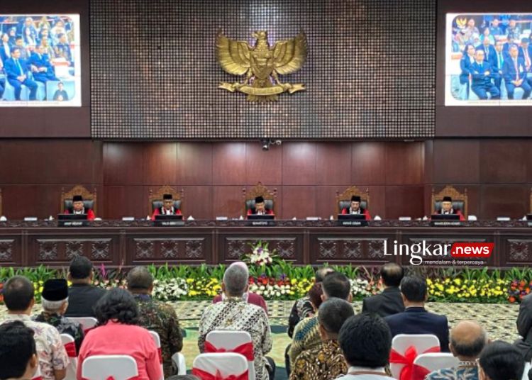 SIDANG: Suasana sidang Pleno Khusus Penyampaian Laporan Tahunan 2023 dan Pembukaan Masa Sidang Tahun 2024 di Ruang Sidang Pleno MK RI, Jakarta, Rabu, 10 Januari 2024. (Antara/Lingkar.news)