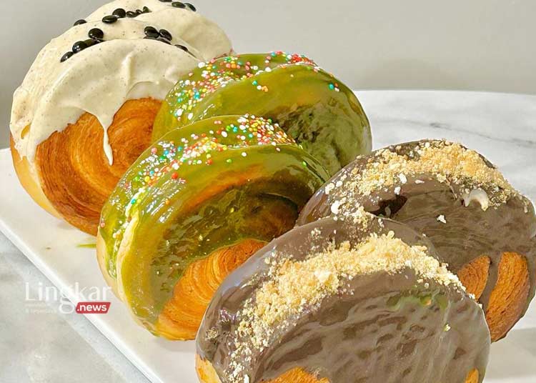 TERSAJI: Cromboloni rasa tiramisu, cokelat, greentea. (Instagram @nsabakery/Lingkar.news)