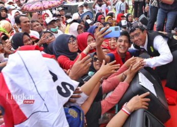 Ganjar-Mahfud Janji akan Perbanyak Jumlah Bansos