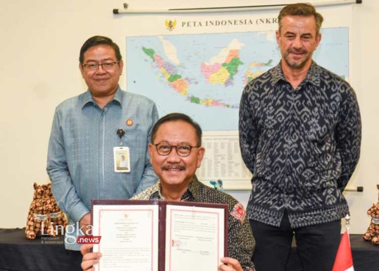 SEPAKATI KERJA SAMA: Otorita Ibu Kota Nusantara (IKN) menjalin kerja sama dan sharing knowledge dengan Otorita Ibu Kota Canberra Australia (The National Capital Authority of The Commonwealth of Australia) terkait pengembangan ibu kota. (Antara/Lingkar.news)