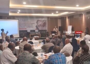 Representative Food and Agriculture Organization of the United Nations (FAO-UN) for Indonesia and Timor Leste, Rajendra Aryal, saat memberikan sambutan pada lokakarya Peningkatan kapasitas petani kecil mengenai peningkatan pengolahan dan rantai nilai sagu di Jayapura, Papua, Rabu, 7 Februari 2024. (Antara/Lingkar.news)