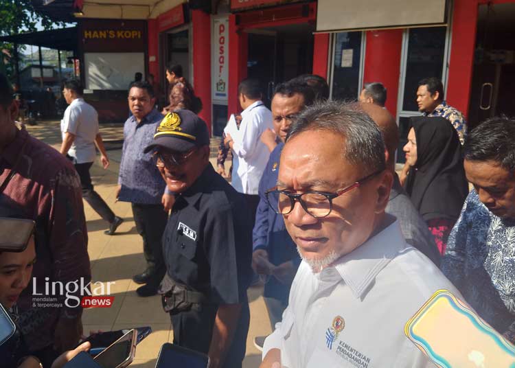 Mendag Zulhas ke Semarang, Tinjau Stok dan Harga Beras di Pasar Bulu