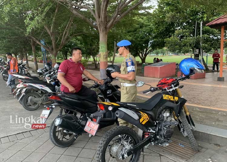 Satpol PP Demak Rutin Gelar Patroli Sterilkan Kawasan Alun-Alun dari PKL